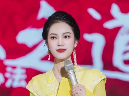 今年#过年 聚会必备5句饭局敬酒词#口才 #情商 #女性智慧 #梁宸瑜