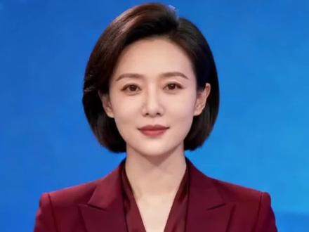 央视网推荐,5合1 AI手册,AI提效手册封神了,效率直接拉满。这本AI手册,5大工具一次吃透,效率翻倍。@央视网教育 #ai提效手册 #人工智能 #ai书籍推荐