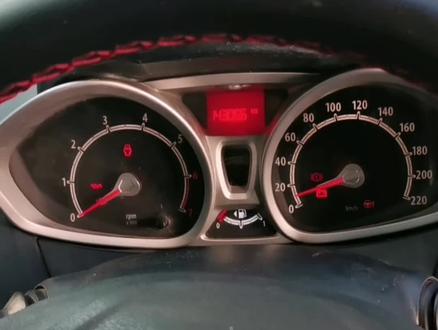 福特嘉年华,偶发性不启动,系统无通讯。#修车 #汽车电子