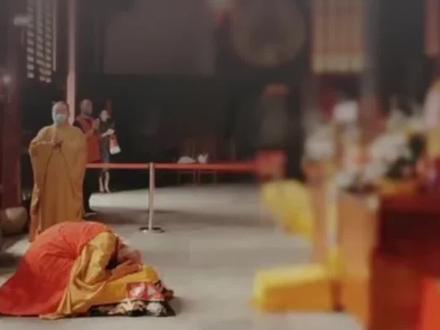 #人生是一场修行 #修心修行 #࿆࿆祈求平安࿆ #祈福 #随缘而修 @DOU+小助手 拜佛你拜对了吗?