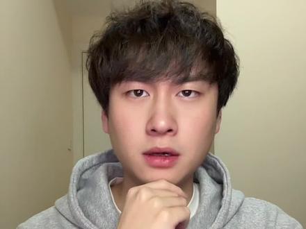 选三棱军刺还是26VCT#无畏契约 #瓦也有自己的春节档