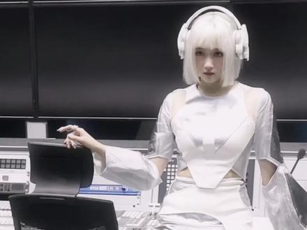 有谁还没看过#关晓彤AI机械姬造型 绝了!面部有多余线条是为什么?#关晓彤 #变美 #木偶纹 #整形