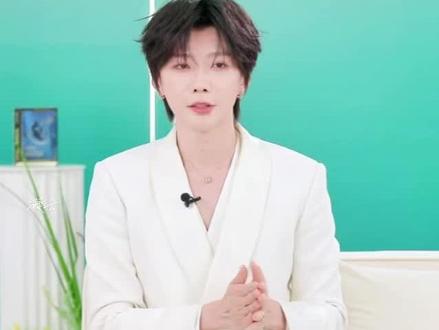 今天直播里最打动我的一段,普普有难得的共情能力,因为善良温柔是他的底色。#郝熠然 #直播录屏分享