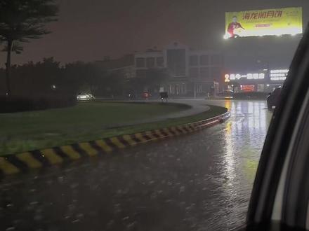 又开始想某人了 抱也抱不到 亲又亲不着 隔着屏幕快想死你了 好委屈 你想我了吗.