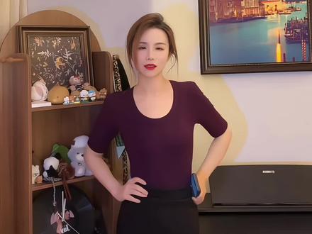 兄弟们说实话,我这样穿真的很像技师吗?#身材你品你细细的品 #御姐风细跟高跟鞋太绝了