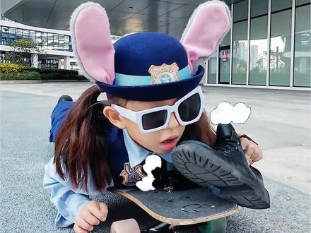 继续擦皮鞋,雷霆拼好歌#雷霆拼好歌 #朱迪cos #我要擦皮鞋 #疯狂的鸽子 #抽象 @失落的名言