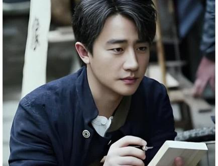 苏文谦仅用一颗油桃就证明他们不是水母组的对手,可没想到曹必达竟然依旧选择打伏击!