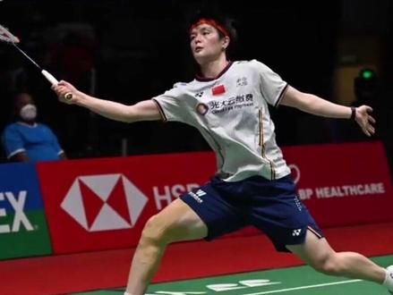 破茧而出!终结大魔王36连胜 王祉怡回应10连败后逆袭! #王祉怡#安洗莹 #羽毛球#体育精神 #全英公开赛男单决赛