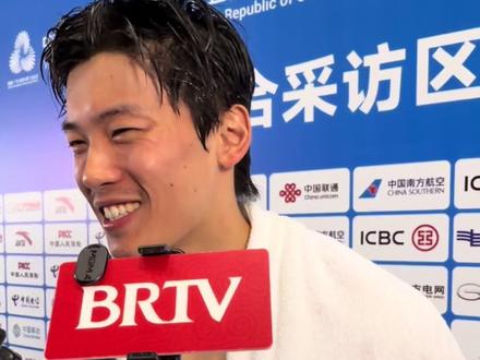 汪顺获得全运会400米混合泳金牌,赛后他深情亲吻泳帽#星耀大湾区 #全运会 #汪顺