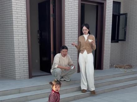 不用赶时间的日子,就是和老婆孩子在老家,晒晒太阳,唠唠家常,简简单单,就很美好……#大树红豆回江西 #小宋家