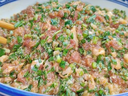 韭菜饺子馅怎样调好吃?教你饭店不外传的秘诀,不腥不柴,太香了 #肉馅 #美食教程 #饺子馅 #在家做美食