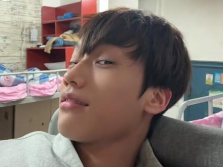 嗷嗷#兄弟情 #大学宿舍 @小李小李 #如果没有他你还爱我吗