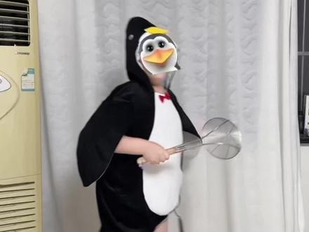 今天老弟不当紫薯变企鹅了#企鹅表情包