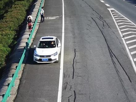 堪称教科书般的处理,如果你高速上被导航带逆行请这样处理!#遵守交通规则 #文明驾驶 #交通安全