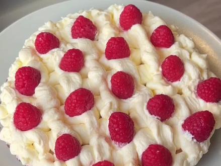 原创食谱的“有手就行”树莓奶油派教程来啦!有些事是努力大于结果,有些事是结果大于努力😋 #热爱生活是一种能力 #下午茶甜品 #烘焙教程 #自己动手丰衣足食 #奶油蛋糕教程 @DOU+小助手