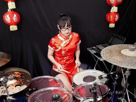 泰国女鼓手打鼓上海滩 #鼓手小姐姐 #鼓 #女鼓手 #爵士鼓架子鼓 #上海滩 #上海滩许文强 #电视剧上海滩