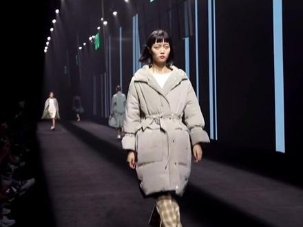 #捐赠物资 爱心❤️与实力并存的明星品牌DTU 你知道他家吗?#女装批发 #秋冬拿货