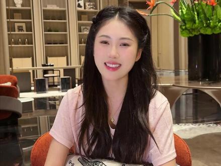 各位姐姐阿姨们 好久不见,让你们惦记啦!兮兮在此感谢大家一直的包容理解,这段时间我也静下心来好好学习,并提升自己,往后我一定加倍努力蜕变,用心做好每件事,不辜负大家的信任与支持,也希望大家一直陪着兮兮走下去~#记录真实生活 #感谢 #励志 #成长