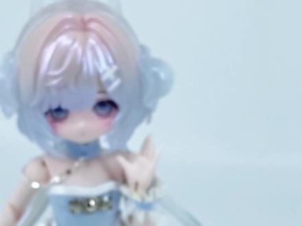 米甜运势小签灵穿衣教程1️⃣ 尺素、云冉、金悦、糖璃
#bjd #穿衣教程 #bjd娃娃 #COME4FREE #米甜运势小签灵 @DOU+上热门