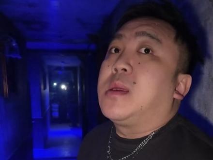 北京怖集岛密室《层层恐惧2》真的要和我们说再见了😭
无数玩家刷N遍的神作,氛围感直接拉满!
还没玩的抓紧最后机会!
第二期分享,这期还有超干货密室设计细节,懂行的必看!
#北京密室 #层层恐惧2 #怖集岛 #左老师讲密室