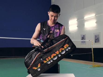 #羽毛球 #李梓嘉 李梓嘉球包开箱,来看看对他来说包里最重要的是什么吧~#胜利在握 #羽毛球装备