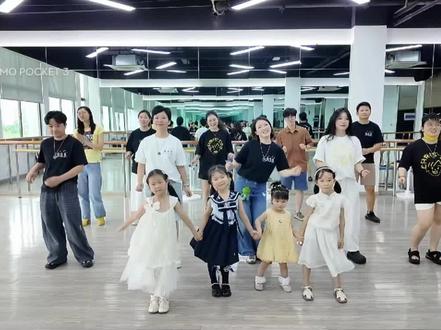 2026最魔性舞蹈得意舞😄 #得意的笑#国乐无双李宇春 #魔性律动舞#得意的笑舞蹈 @李宇春姐姐 @李宇春疯狂工作室 室闺安徽玉米小分队带着#米二代 交作业啦~看看我们🉐意不?