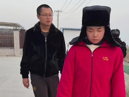 大家都知道什么是壁咚吗?#看一遍笑一遍 #搞笑