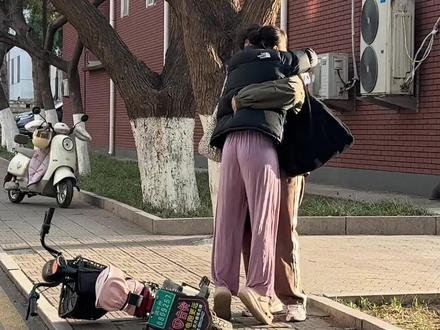 爱的桥段 叫我怎么写#异地恋 #见面 #情侣 #异地恋见面