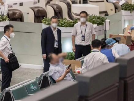 东航MU5735空难,乘客和他们的家属…