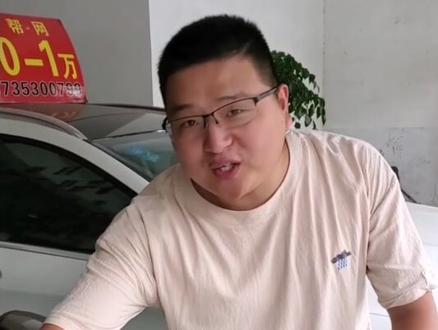 大众帕萨特的雨刮器怎么立起来,进入维修状态,更换雨刮器是不是很简单了!#汽车人 #懂车小知识