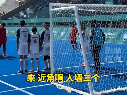 盲人足球就是在黑暗中,跟随引导员指引的方向大胆奔跑,奋力射门!(来源:杭州日报)#杭州亚残运会 #足球 #两个亚运同样精彩