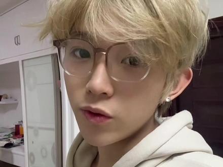 明天晚上八点 我等你@我只有一个玥 #wink