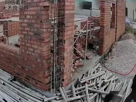 农村建房为什么要守夜?不是怕它少东西,而是怕它会多东西!#农村自建房施工 #宅基地建房 ##农村监控 #工地实拍视频