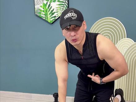 健腹轮减肚子方法动作不一样 #健腹轮 #腹肌马甲线 #瘦肚子 #居家锻炼