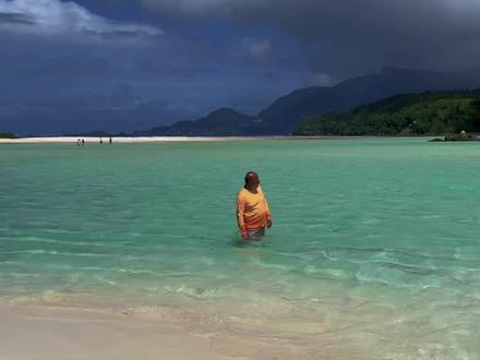 塞舌尔是一生必去的50个地方之一,而且对中国护照免签,那么去塞舌尔旅行需要准备多少钱?#旅行大玩家 #旅行推荐官 #旅行 #亲子游玩好去处#抖音看世界