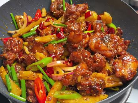 家常版干锅鸡,鸡肉外焦里嫩,香辣入味,简单又好吃#干锅鸡 #鸡肉 #家常菜 #抖音美食推荐官