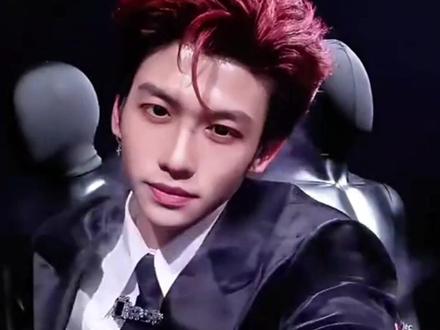 团播红毯的第三视角,整场直播下来就胶带哥最忙 #娱乐八卦