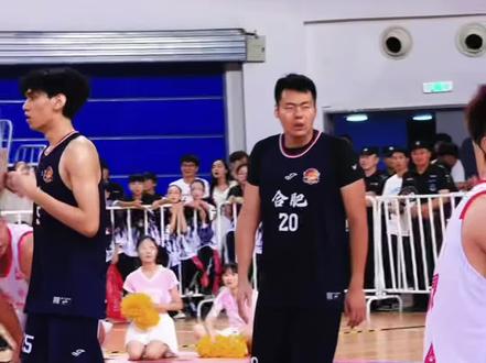 徽BA争议判罚:进攻犯规还是防守犯规?你怎么判? #徽BA#争议判罚#进攻犯规#进攻犯规还是防守犯规 #篮球规则案例探讨