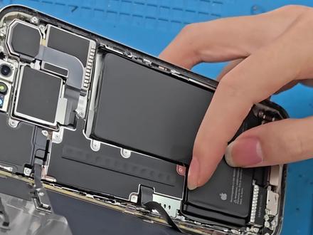 你们拆屏幕是用刀片还是吸盘?#手机维修 #手机拆解 #数码维修日常 #数码爱好者