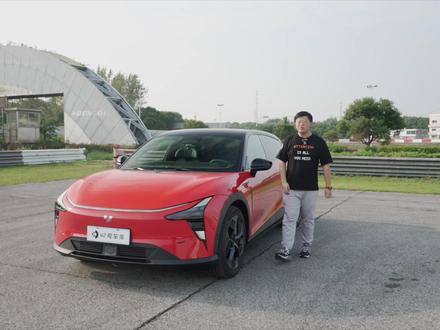 没有激光雷达,极越 01 城市辅助驾驶怎么跑? #极越 #极越01 #辅助驾驶 #新能源汽车 #试驾