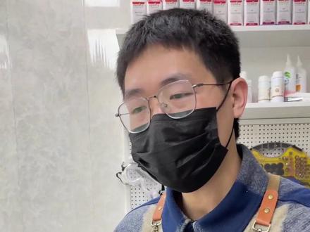 不会还有人洗鞋,直接放水里吧?#创作灵感 #精洗 #球鞋护理 #日常清洁 @DOU+小助手