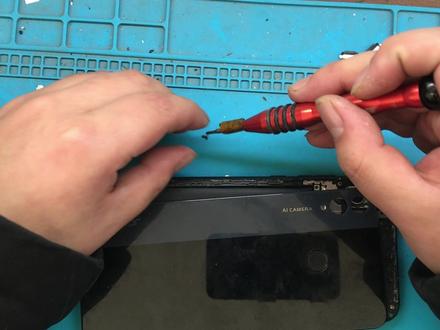 荣耀手机电池,如何拆装更换?