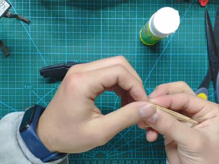 从几张纸中掏出一把VSS狙击步枪!秀翻全场!