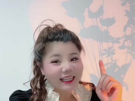 打上标签,流量更大了 如果你不会看自己的账号有没有打上标签,今天手把手教你如何看自己的账号有没有标签。#标签 #账号打标签 #干货分享 #自媒体 #想让官方给你打上精准标签 @DOU+小助手 @DOU+上热门 @抖音作者助手 @抖音 @抖音小助手