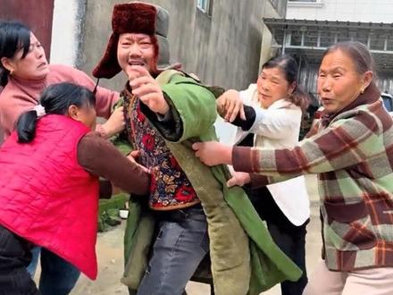 玉芬,是不是玉芬?… #彪哥断不了情根 #彪哥断不了情根 #玉芬啊玉芬你让彪哥好伤心 #玉芬啊玉芬彪哥断不了情根 #搞笑