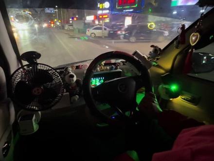 #夜间行车 #晚上开车注意事项和技巧
宗申大牛C9,200单缸威锋水冷发动机,国4电喷系统,五速自动循环挡位,支持平原路况,单缸车要熟练掌握档位,才能更好的驾驶体验,#安全行车 #专业动作请勿模仿