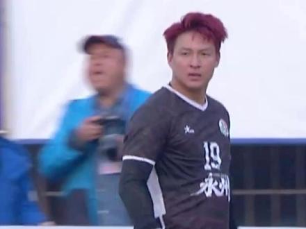 娄底VS永州 湘超第一场淘汰赛 就出现了点球大战 唐嘉年扑出两球 永州队晋级四强#湘超 #永州队晋级四强 #娄底VS永州#湘超娄底VS永州第一场点球大战