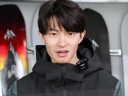 想去尝试粉雪但又不知道自己的水平够不够?这个视频告诉你滑粉雪都需要哪些能力#这里有个雪想请你滑一下 #新疆滑雪 #雪季封板