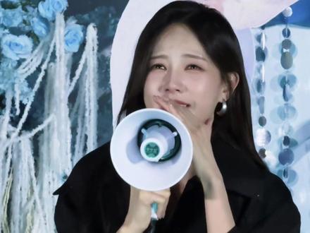 以后我们就是互为妈妈的关系了🥰新的一年爱你老雪#李一桐 #美人余 #路透 #余梦 #饭撒