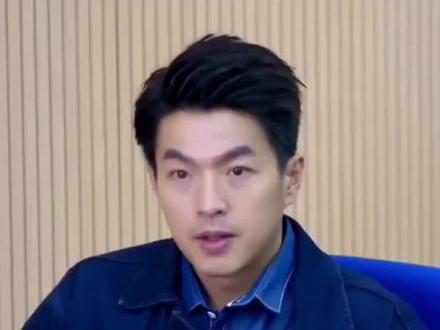 偶像剧男星李威曾出演放羊的星星,竟卷入信徒虐杀案,曾与妻子一同获刑,这究竟是怎么一回事?#李威“精舍命案”最新进展 #李威 #放羊的星星 #李威获刑 #明星资讯